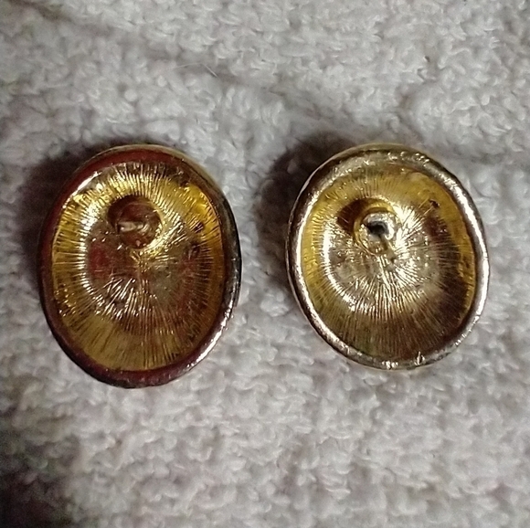 Black white stars button post earrings - Picture 3 of 3